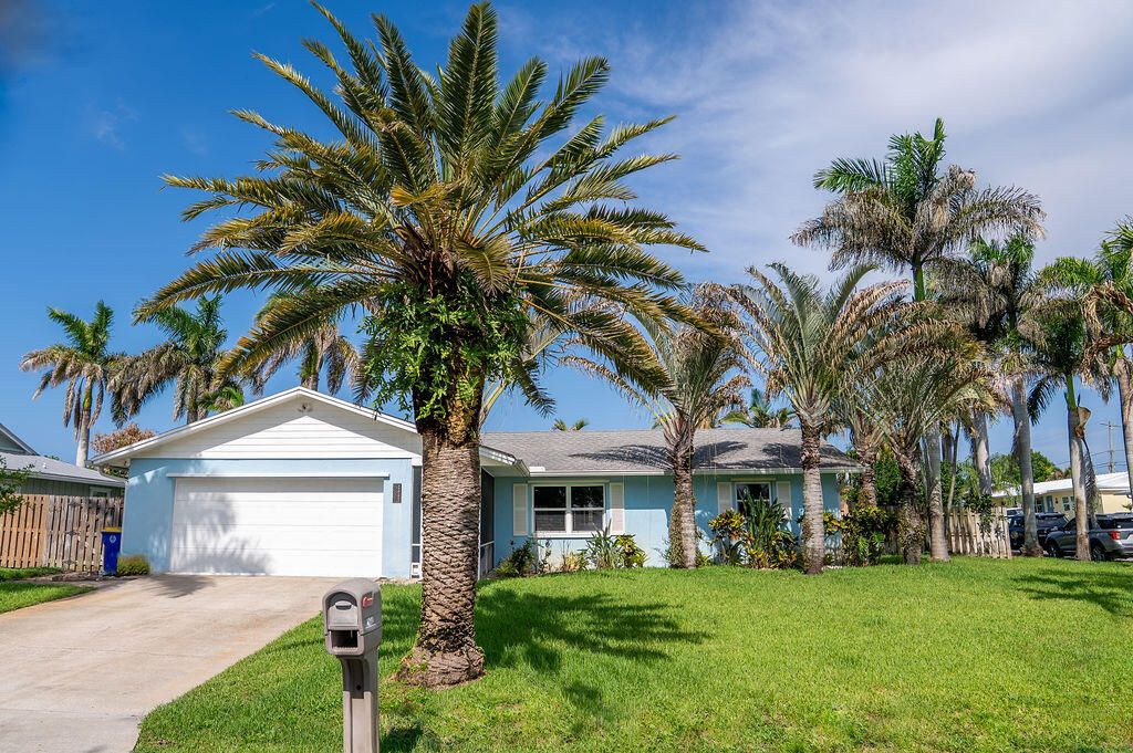 2445 NE 16th Court, Jensen Beach, FL 34957 Photo