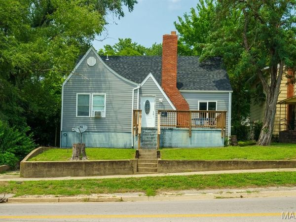 709 E 10th Street , Rolla, MO 65401