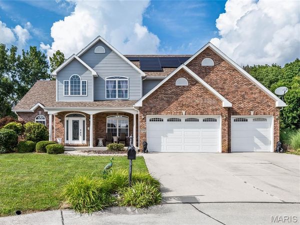 2932 Cambridge Point, Maryville, IL 62062