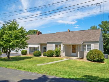 40 SUNSET BLVD, STAUNTON, VA 24401