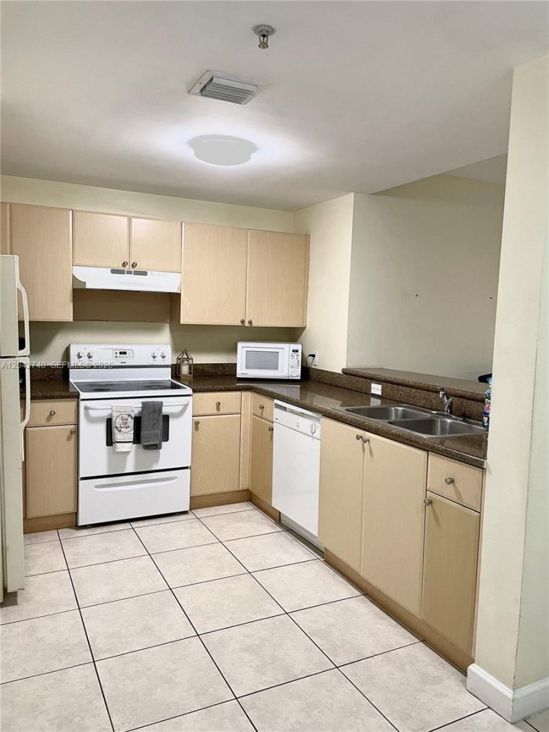 2280 SW 32nd Ave , Unit 202, Miami, FL 33145 Photo