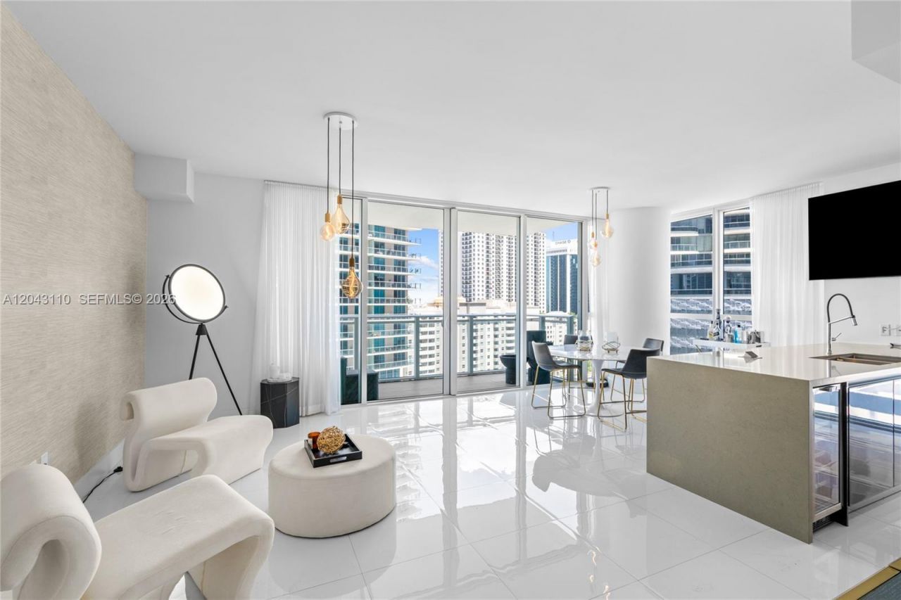 1080 Brickell Ave, Unit 1509, Miami, FL 33131 Photo