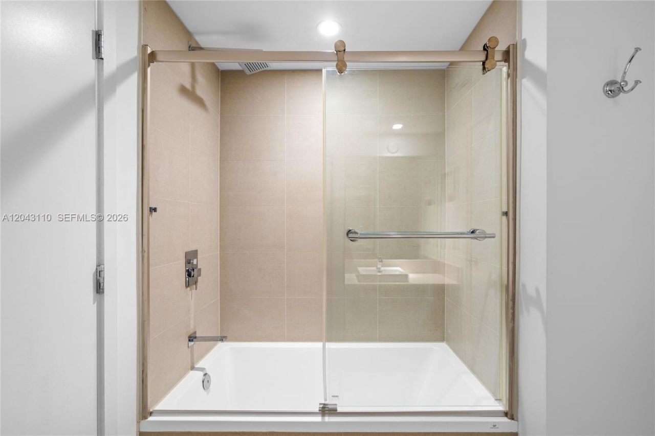 1080 Brickell Ave, Unit 1509, Miami, FL 33131 Photo