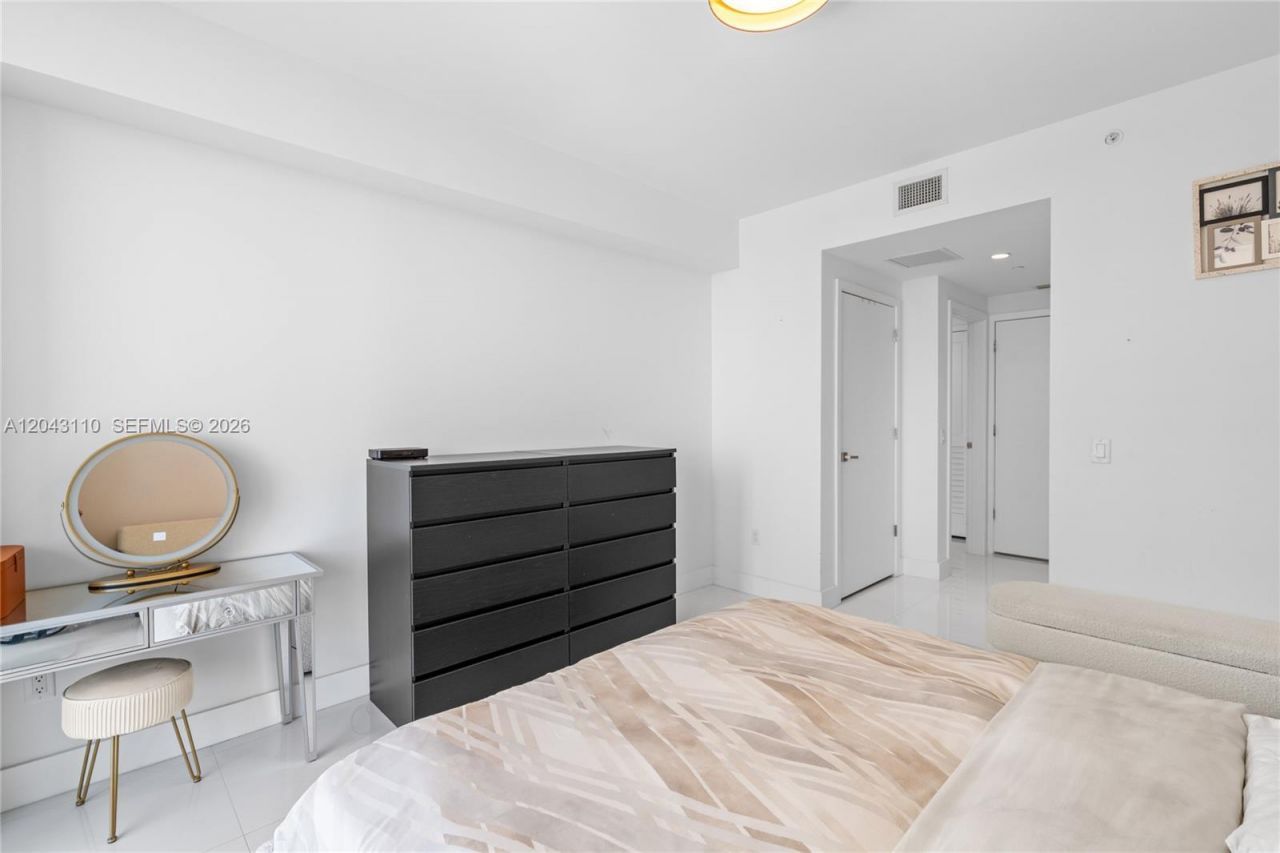 1080 Brickell Ave, Unit 1509, Miami, FL 33131 Photo