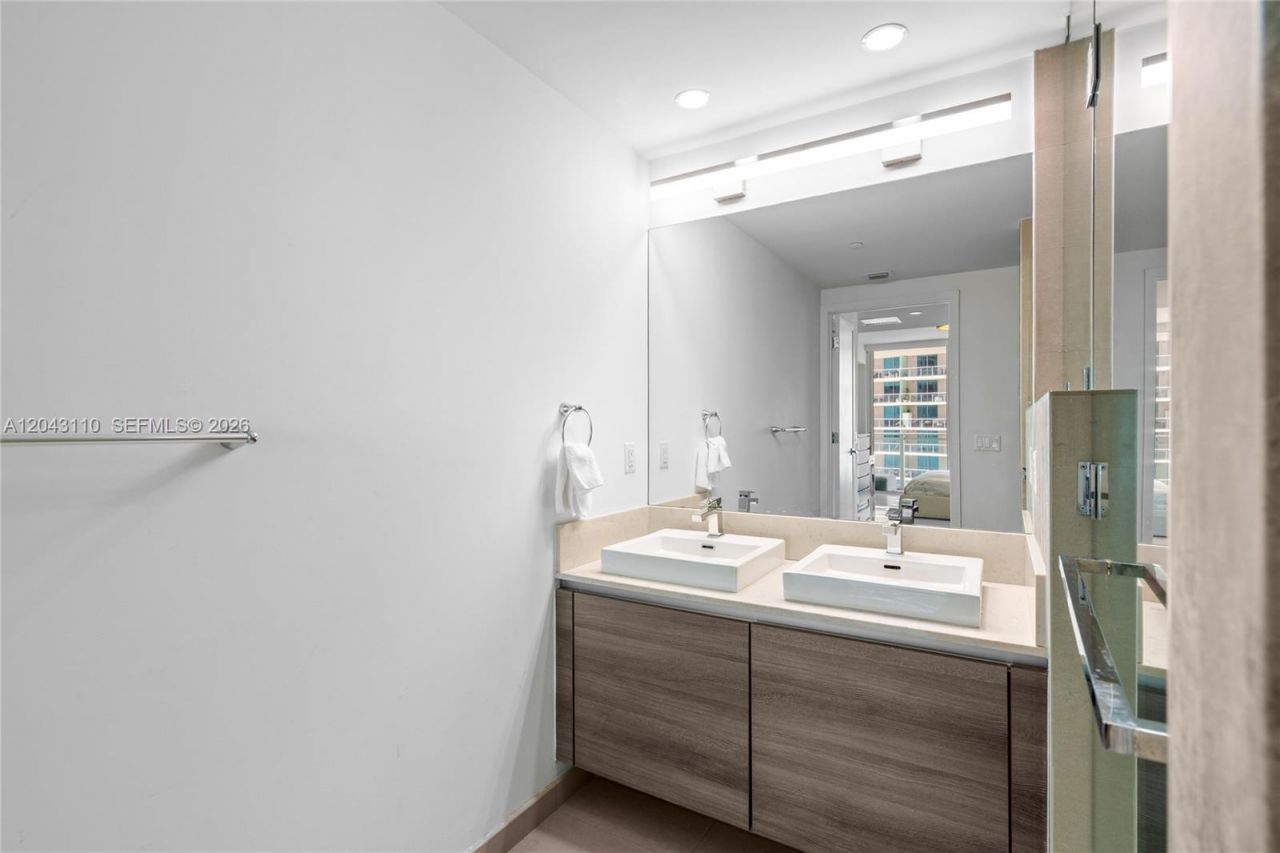 1080 Brickell Ave, Unit 1509, Miami, FL 33131 Photo