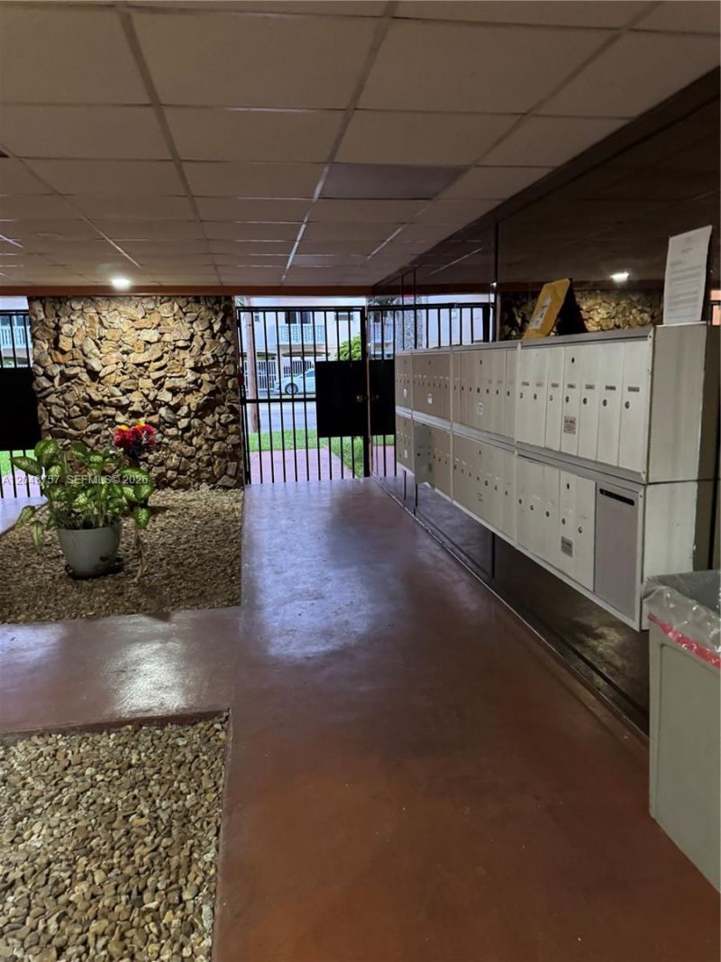 365 NE 125th St , Unit 301, North Miami, FL 33161 Photo