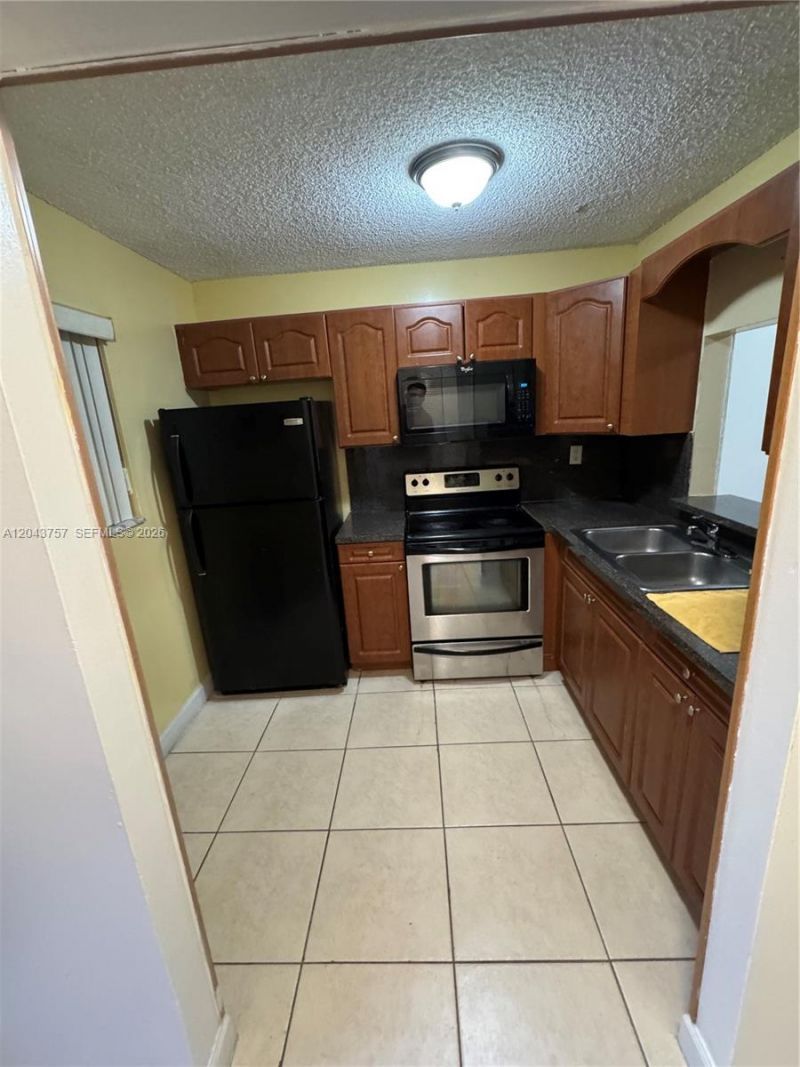 365 NE 125th St , Unit 301, North Miami, FL 33161 Photo