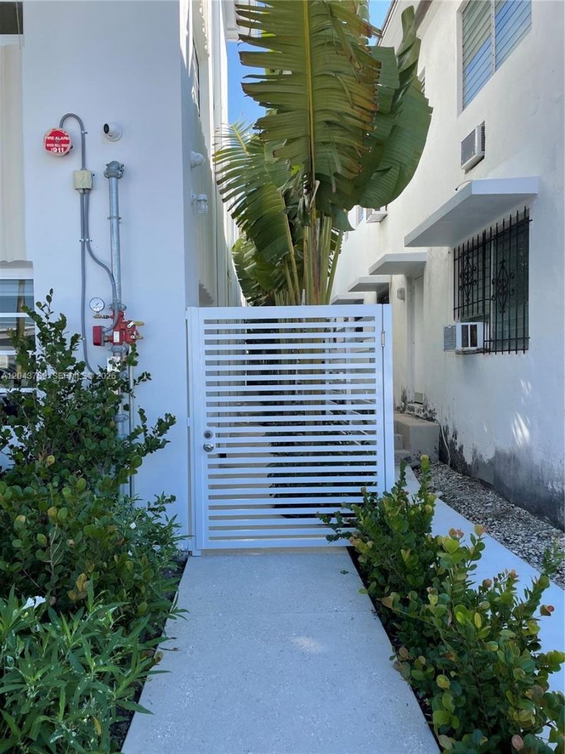 8035 Abbott Ave, Miami Beach, FL 33141 Photo