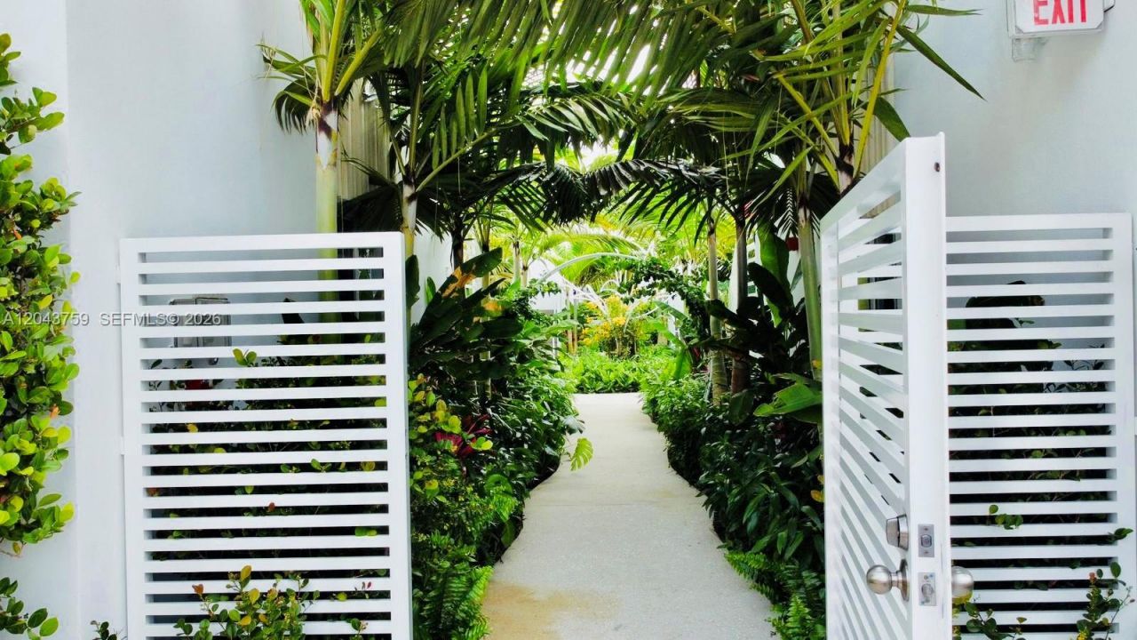 8035 Abbott Ave, Miami Beach, FL 33141 Photo