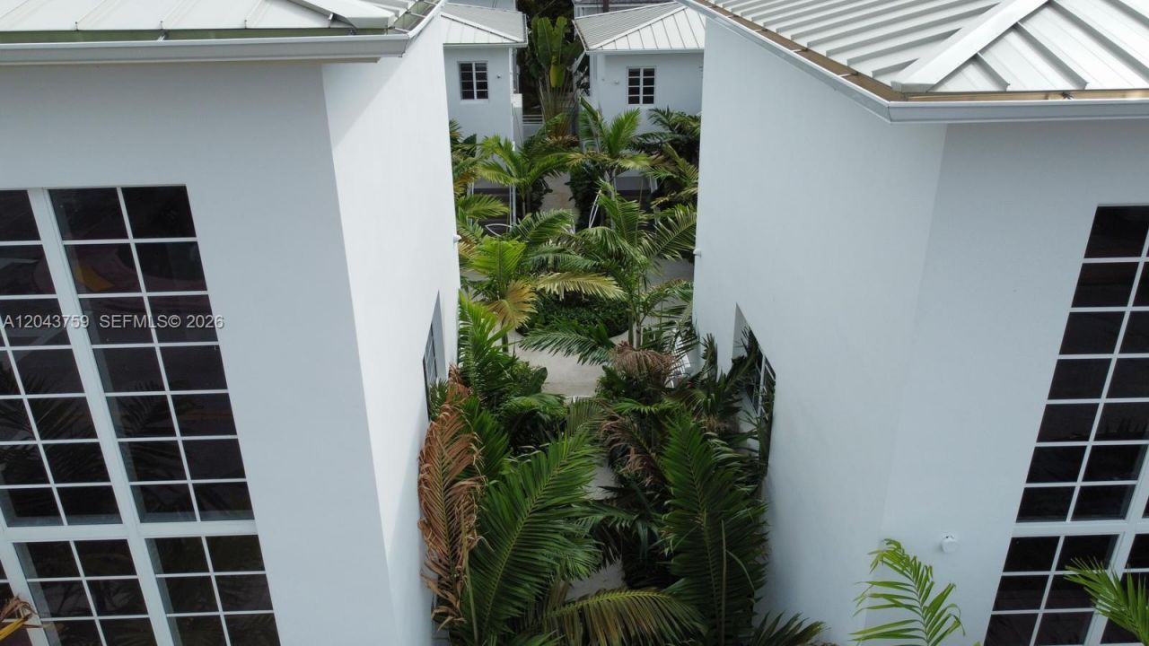 8035 Abbott Ave, Miami Beach, FL 33141 Photo