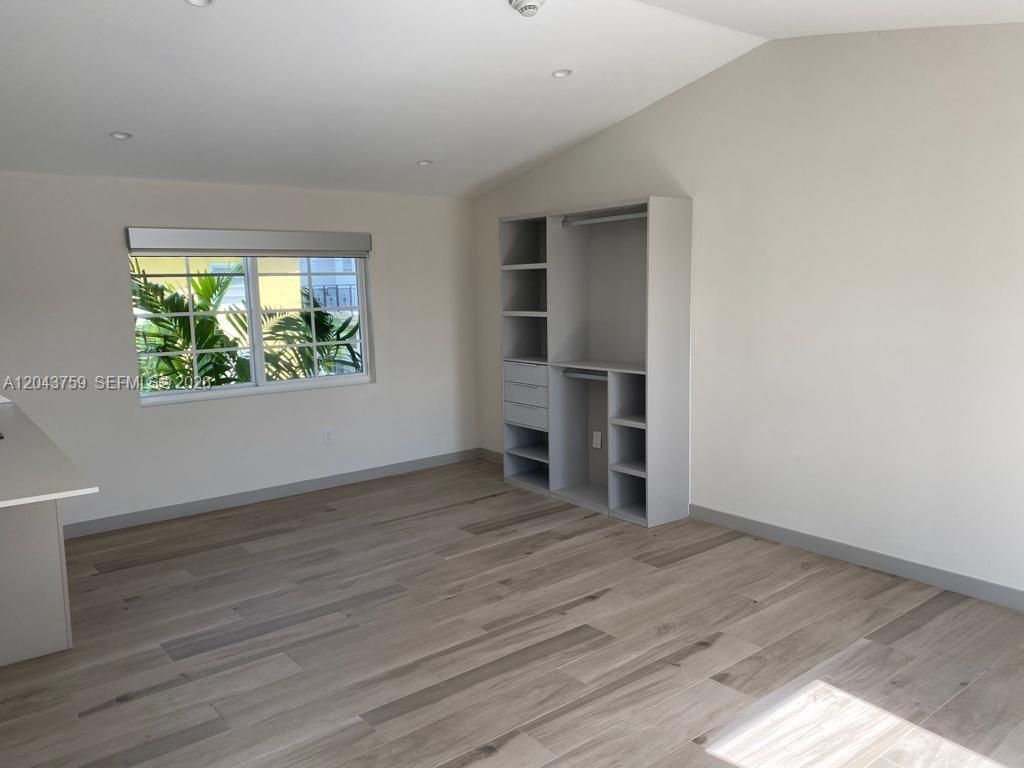 8035 Abbott Ave, Miami Beach, FL 33141 Photo