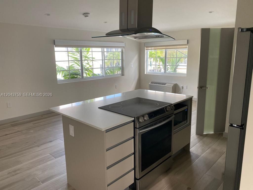 8035 Abbott Ave, Miami Beach, FL 33141 Photo