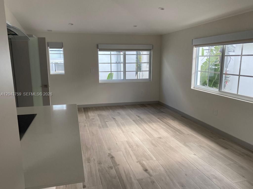 8035 Abbott Ave, Miami Beach, FL 33141 Photo