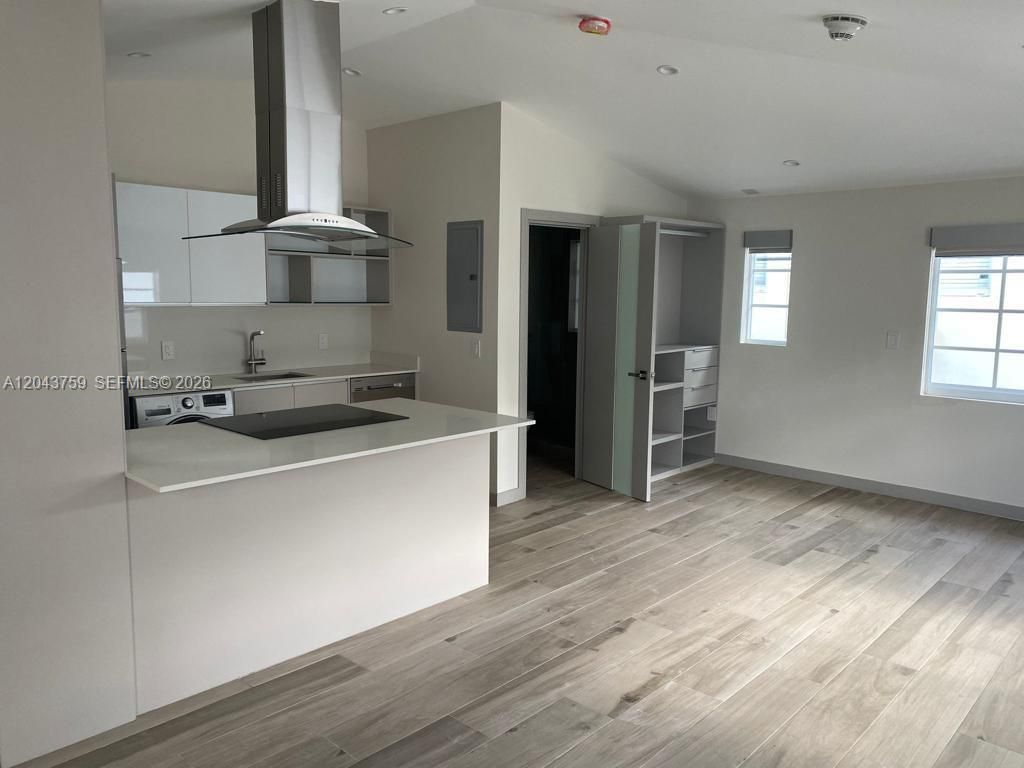 8035 Abbott Ave, Miami Beach, FL 33141 Photo
