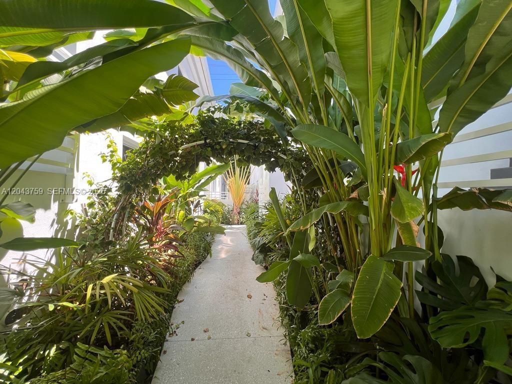 8035 Abbott Ave, Miami Beach, FL 33141 Photo