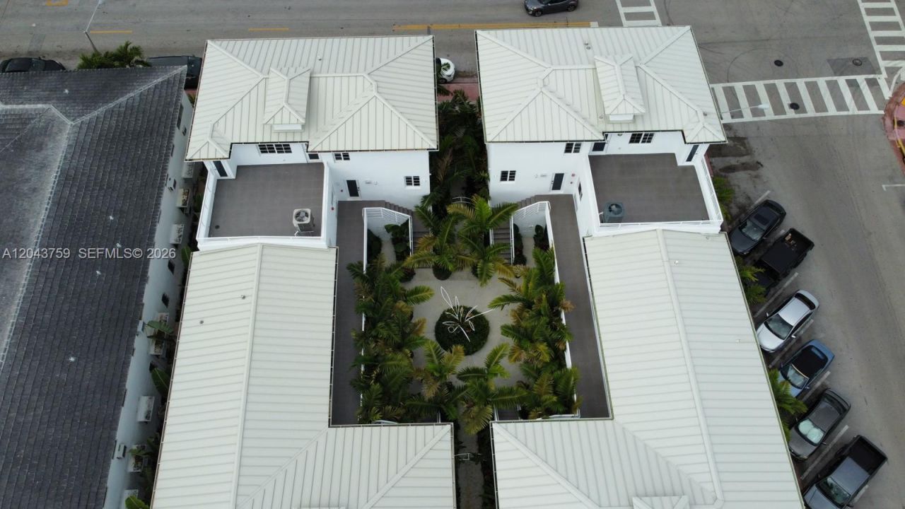 8035 Abbott Ave, Miami Beach, FL 33141 Photo