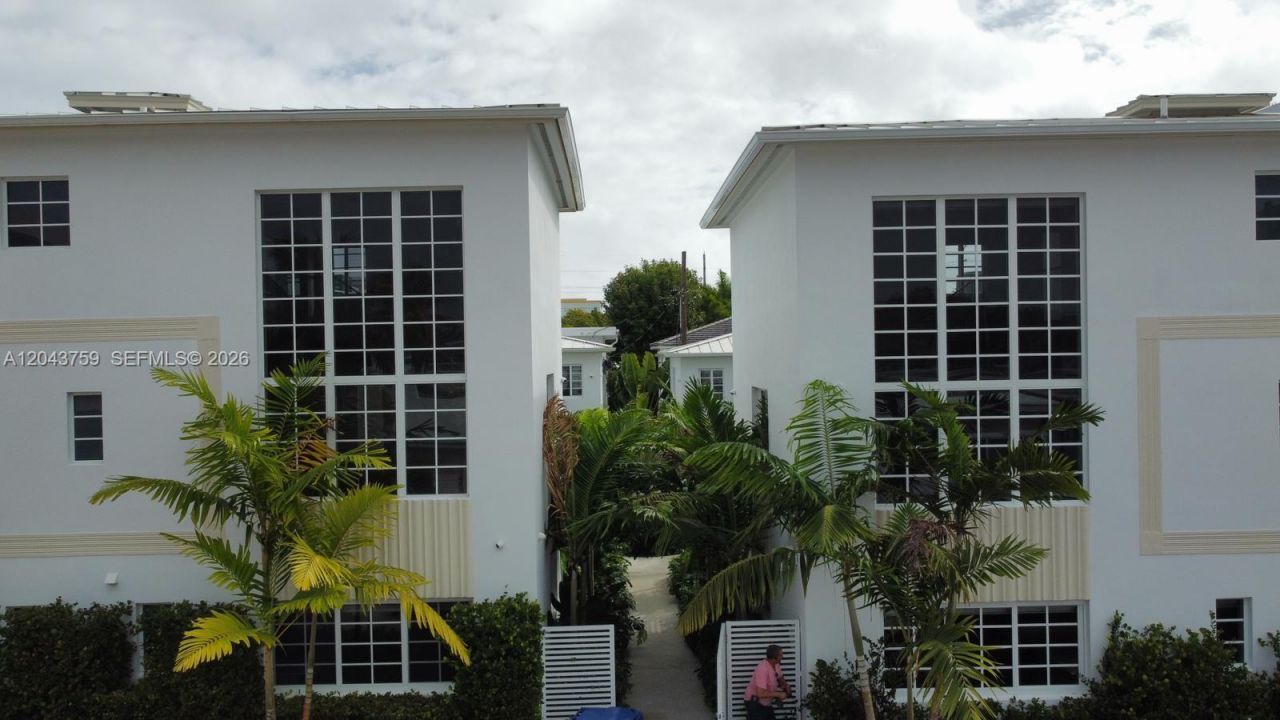 8035 Abbott Ave, Miami Beach, FL 33141 Photo