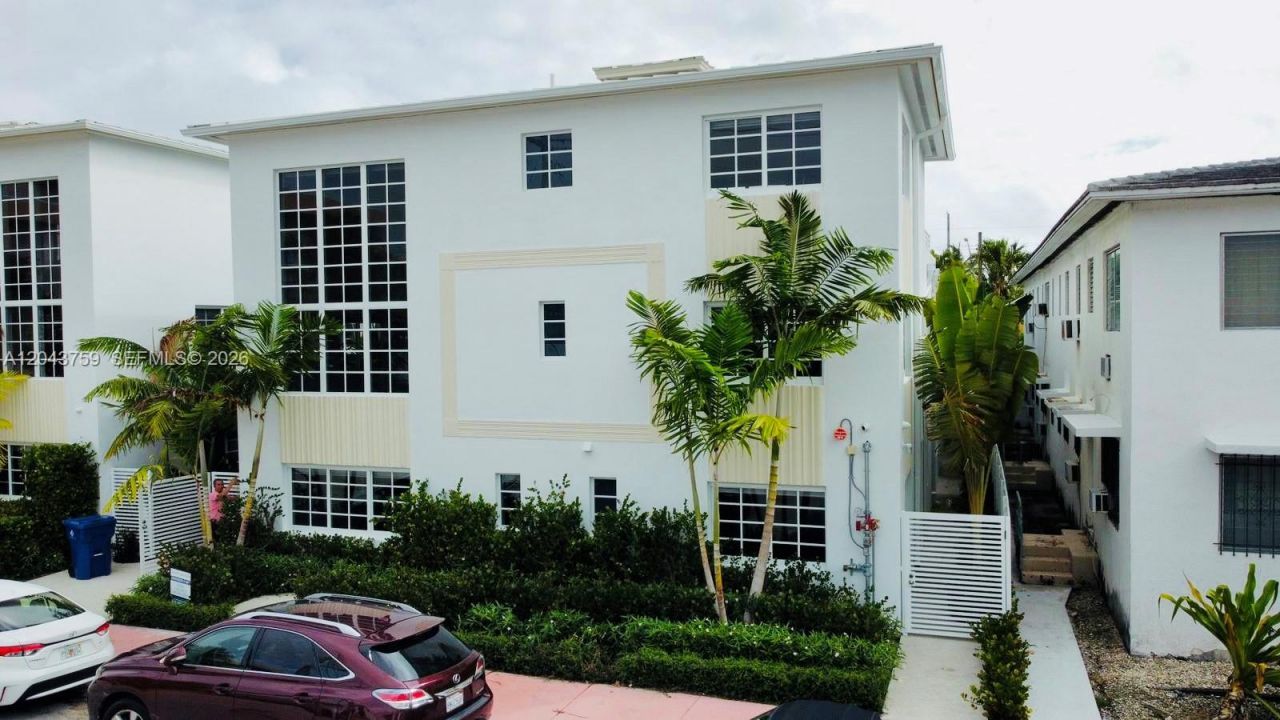 8035 Abbott Ave, Miami Beach, FL 33141 Photo