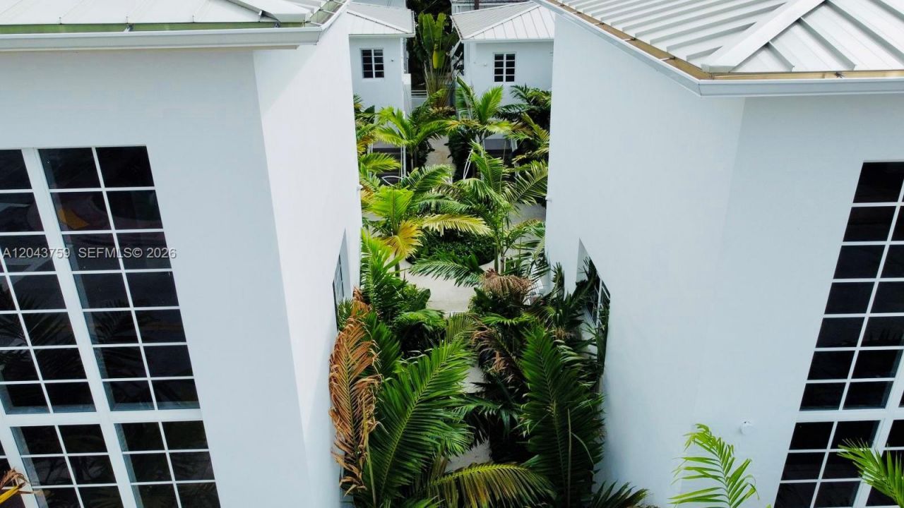 8035 Abbott Ave, Miami Beach, FL 33141 Photo