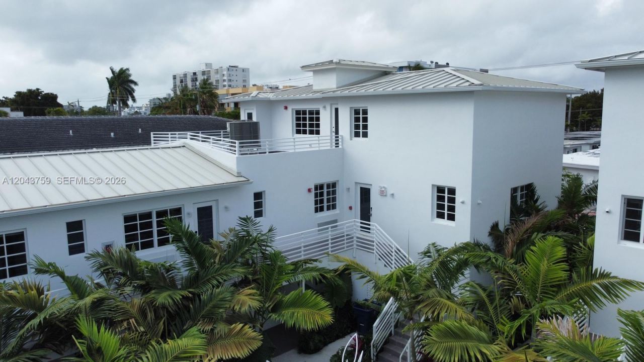 8035 Abbott Ave, Miami Beach, FL 33141 Photo