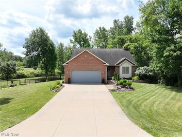 6476 Harbor Drive NW, Canton, OH 44718