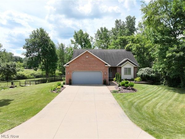 6476 Harbor Drive NW, Canton, OH 44718
