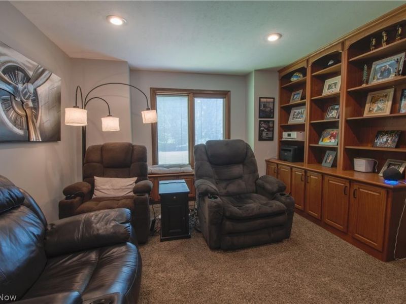 6476 Harbor Drive NW, Canton, OH 44718 Photo 24