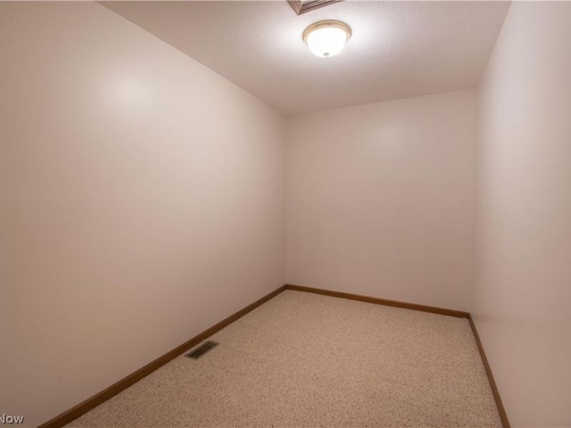 6476 Harbor Drive NW, Canton, OH 44718 Photo 29