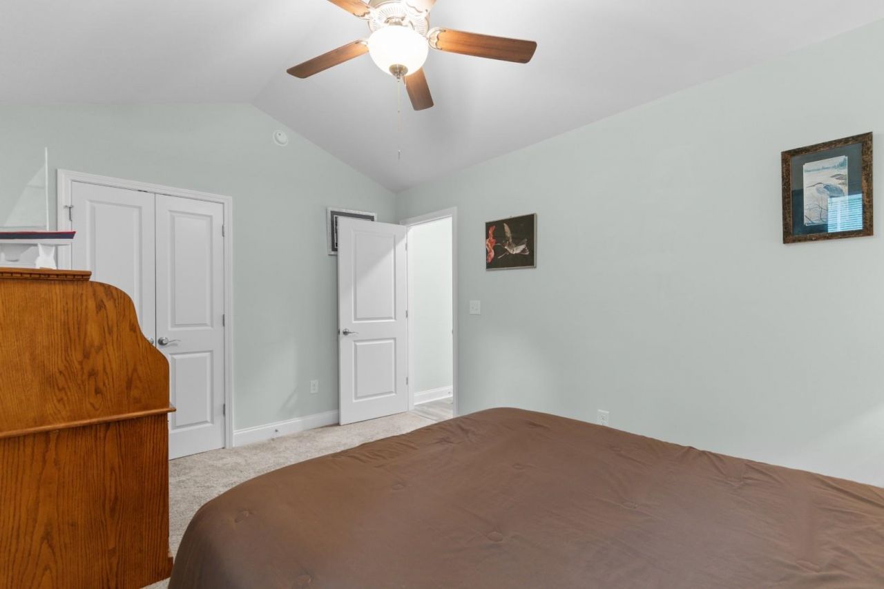 1369 Highway 915 Photo 19