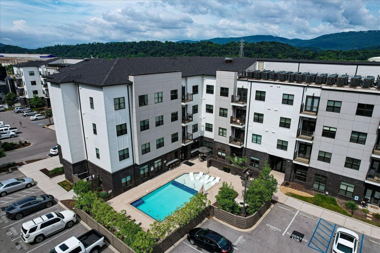 782 Riverfront Parkway, Unit 419, Chattanooga, TN 37402 Main Photo