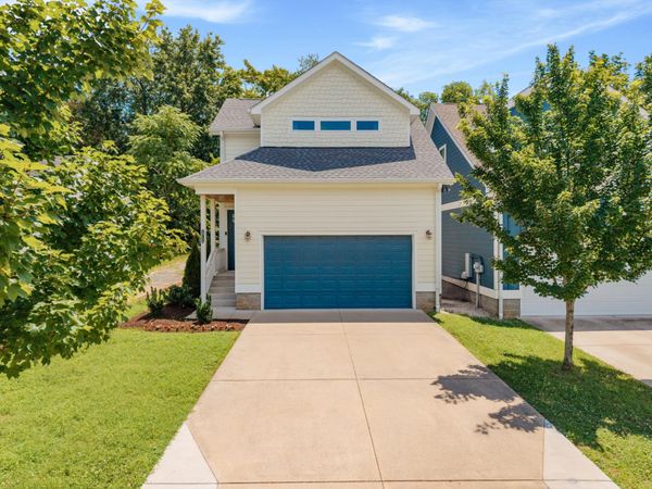 2012A Rosemary Ln , Nashville, TN 37210