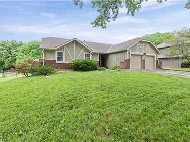 9700 N Charlotte Street, Kansas City, MO 64155