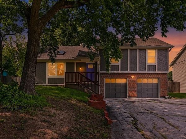 9812 W 51st Street, Merriam, KS 66203