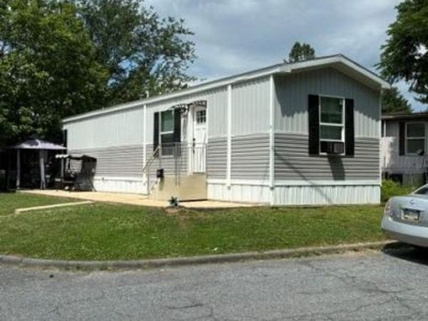 5 LINDA LANE, LEBANON, PA 17046