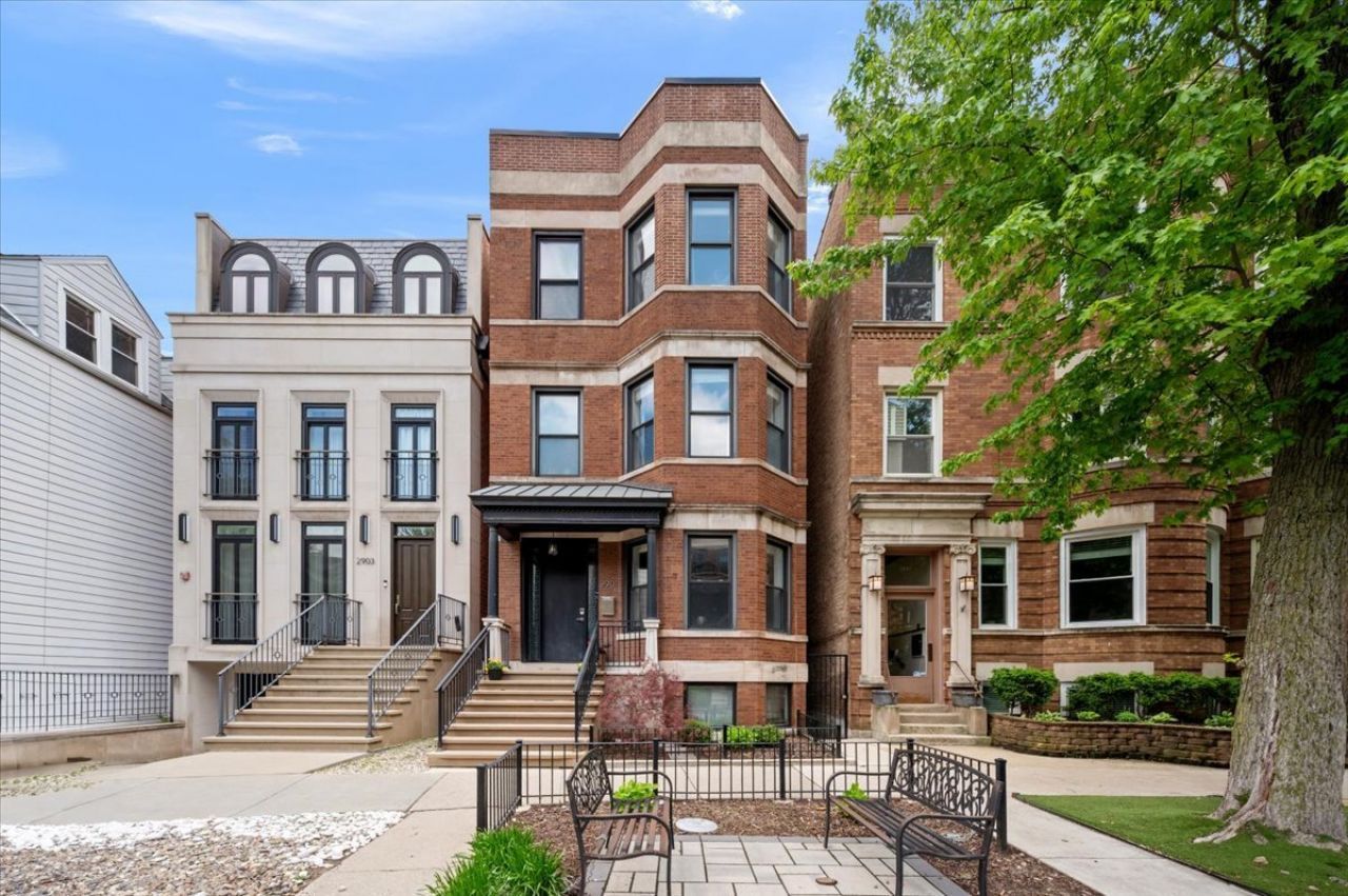 2901 N Burling Street, Chicago, IL 60657 Main Photo