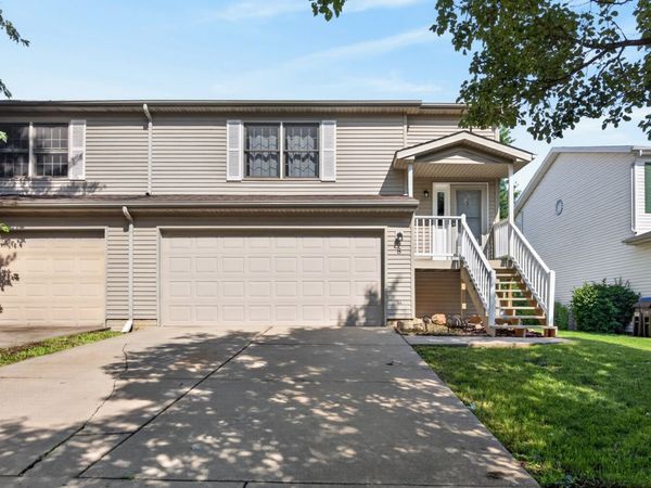 8 Rounds Road , Bloomington, IL 61704