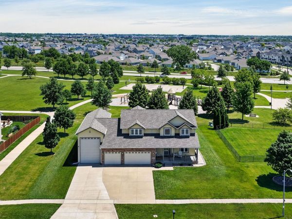 2215 SW WOODLAND Drive , Ankeny, IA 50023