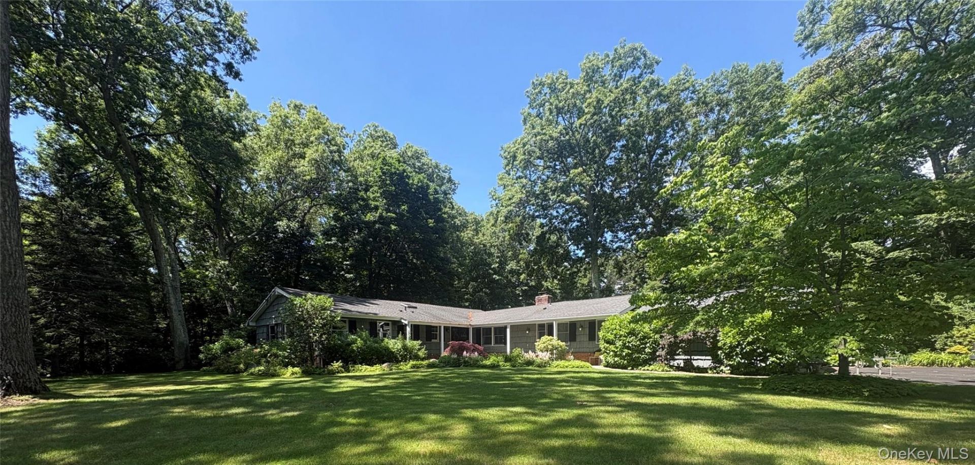 27 Longwood Drive , South Huntington, NY 11746 Main Photo