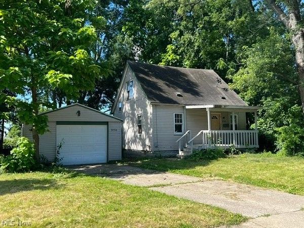 950 Silvercrest Avenue , Akron, OH 44314