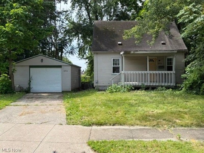 950 Silvercrest Avenue, Akron, OH 44314 Photo 2