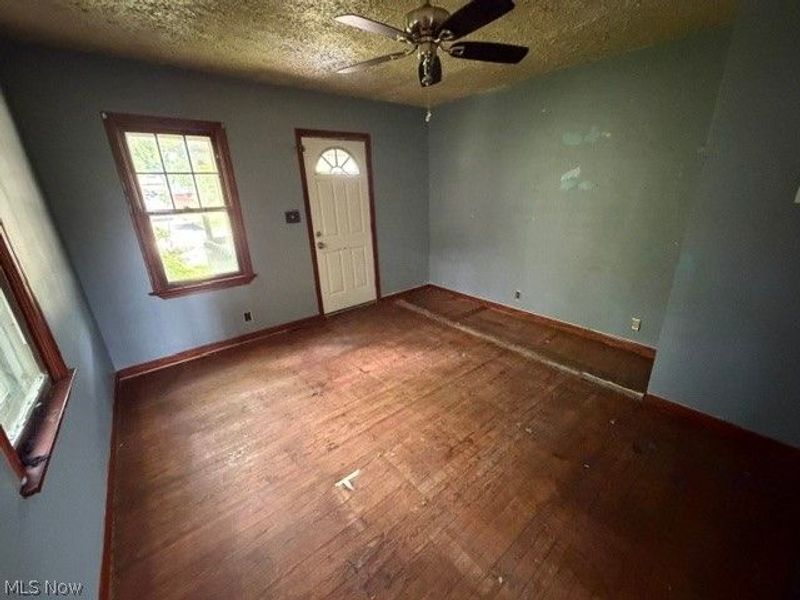 950 Silvercrest Avenue, Akron, OH 44314 Photo 3