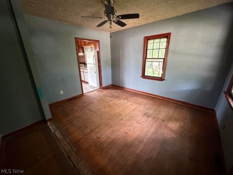950 Silvercrest Avenue, Akron, OH 44314 Photo 4