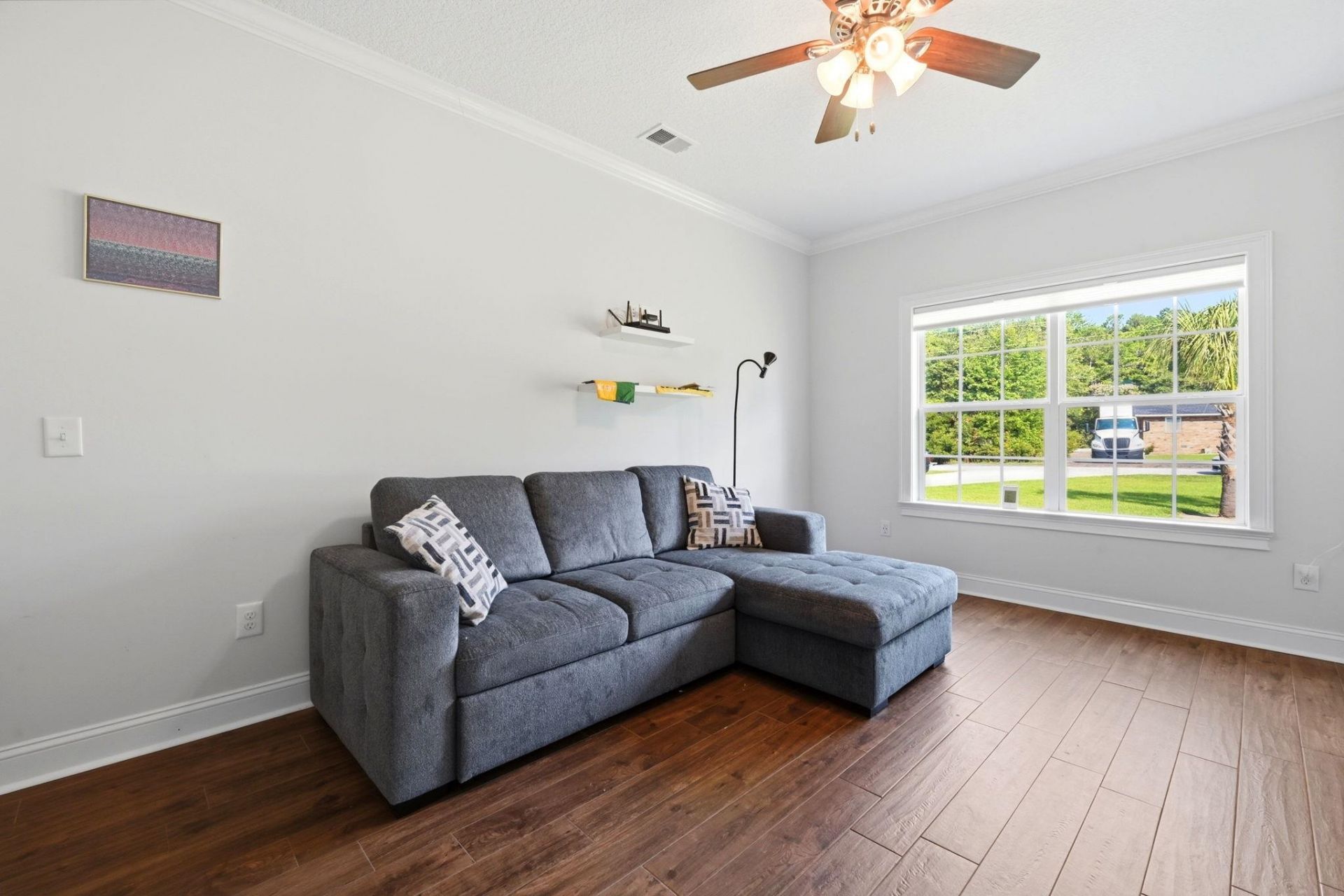 1071 Forest Dr. Photo 9