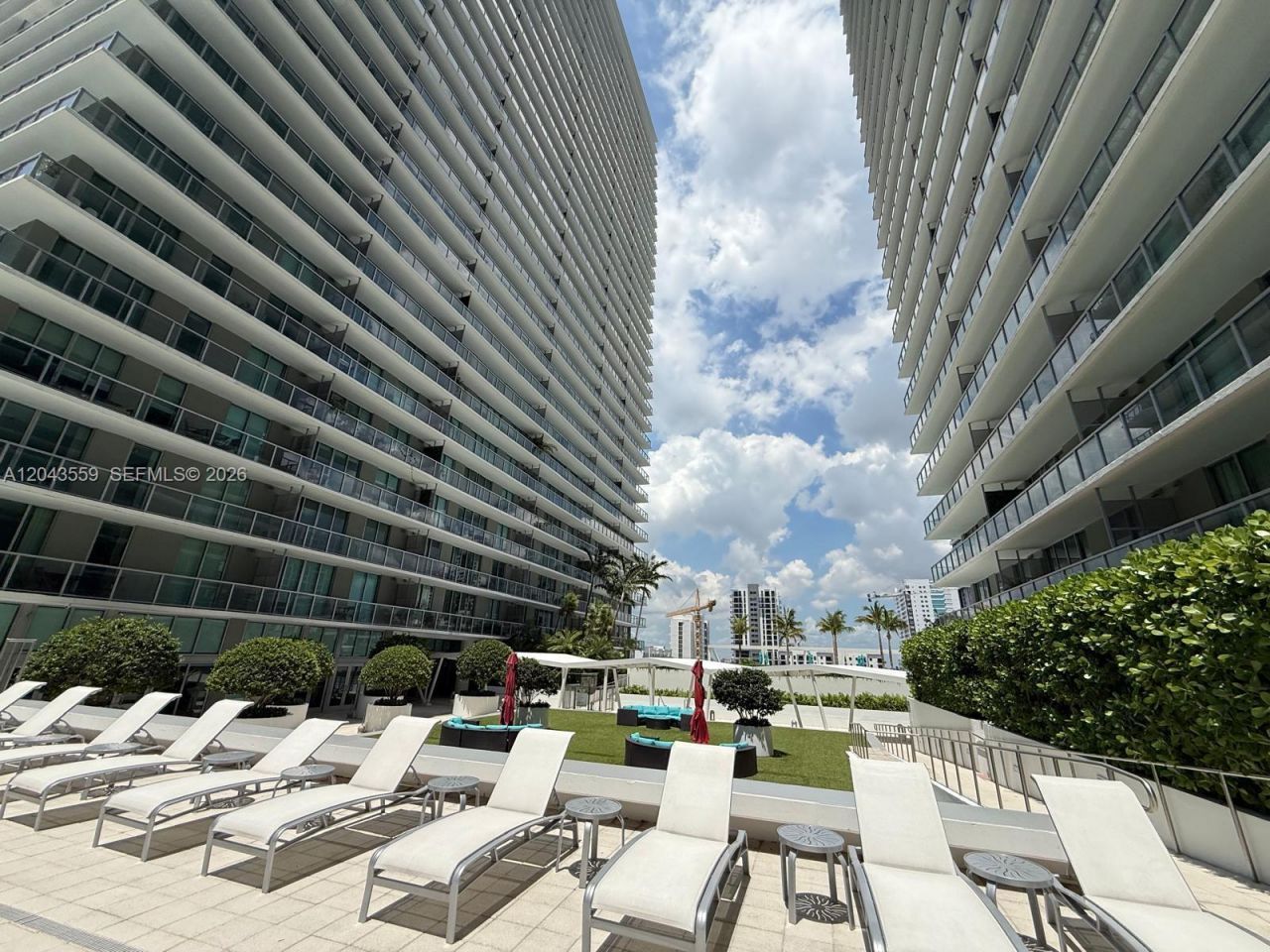 79 SW 12th St, Unit 3702-S, Miami, FL 33130 Photo