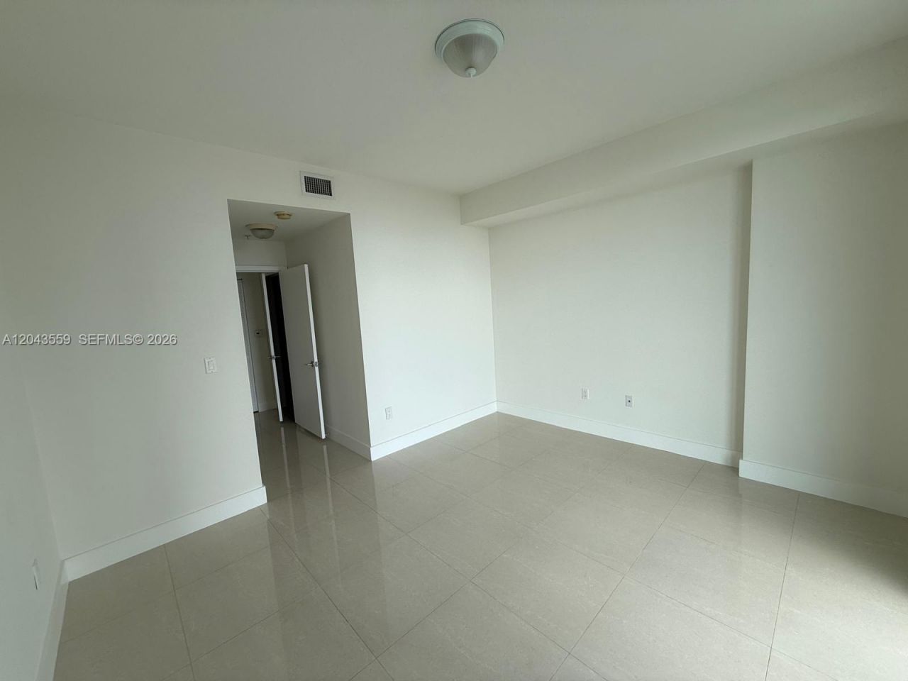 79 SW 12th St, Unit 3702-S, Miami, FL 33130 Photo