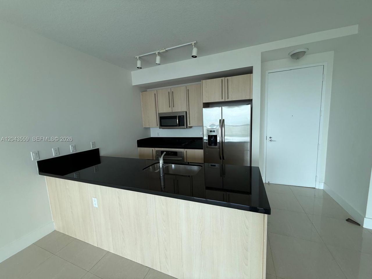 79 SW 12th St, Unit 3702-S, Miami, FL 33130 Photo