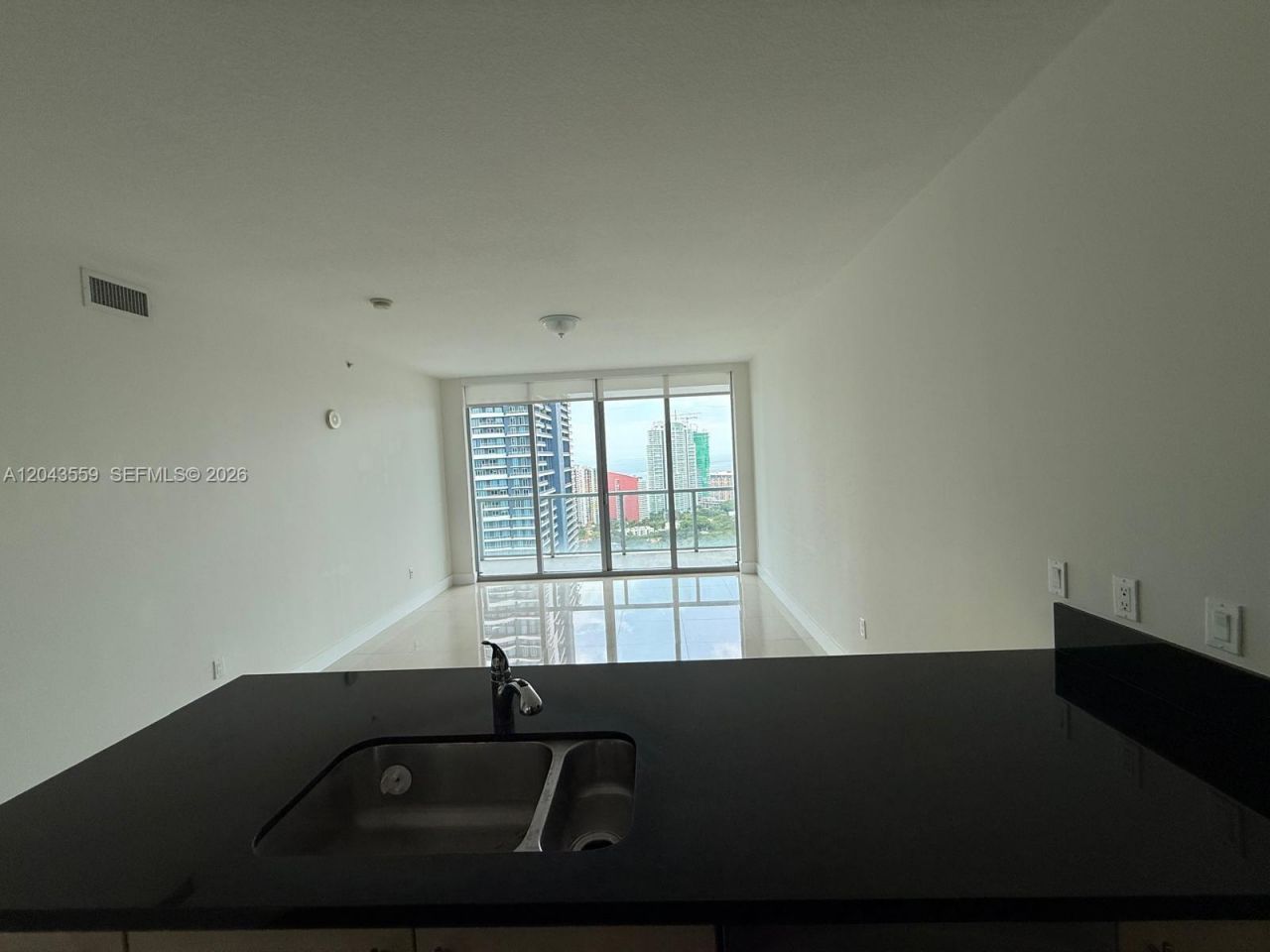79 SW 12th St, Unit 3702-S, Miami, FL 33130 Photo