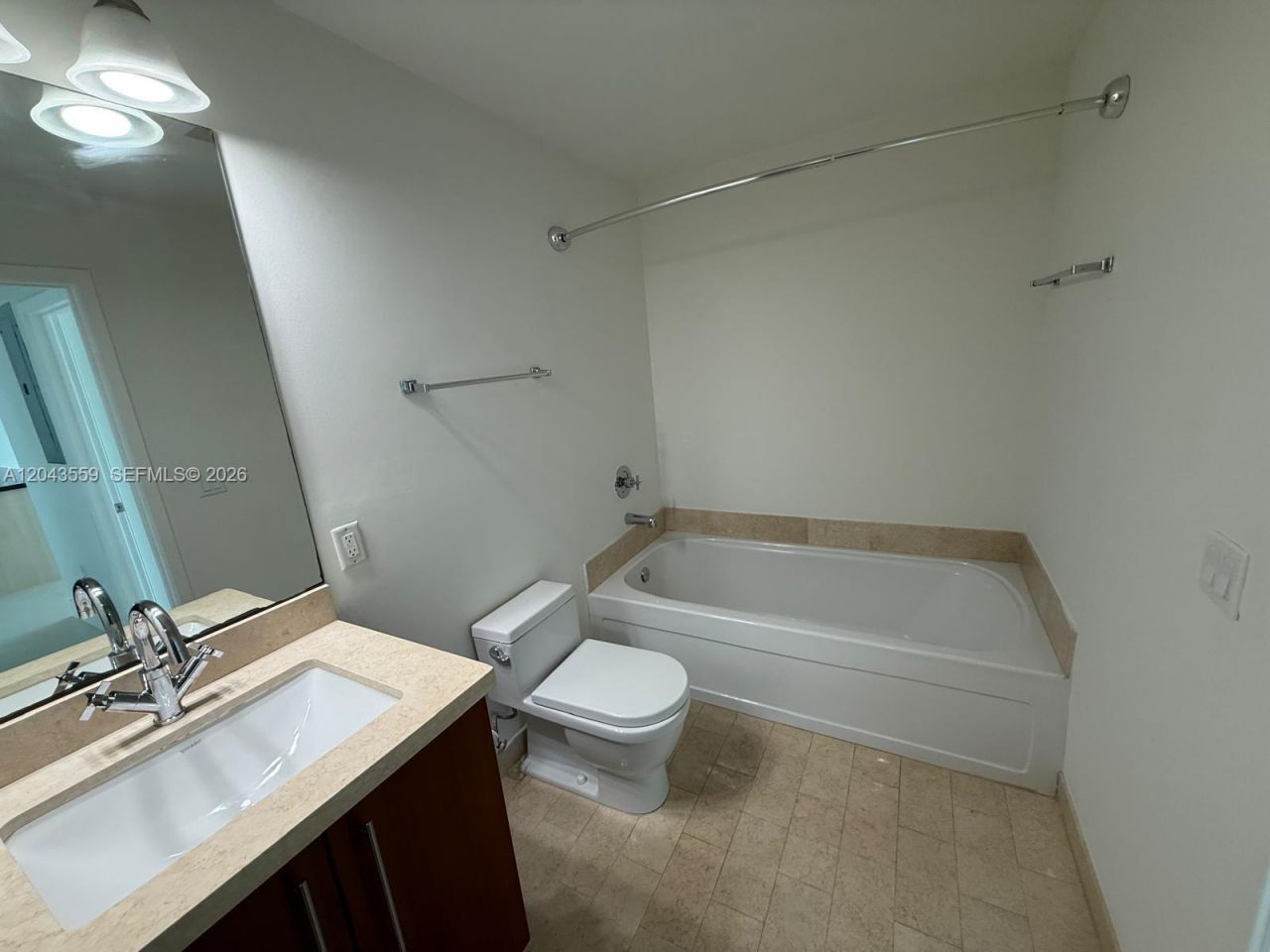 79 SW 12th St, Unit 3702-S, Miami, FL 33130 Photo