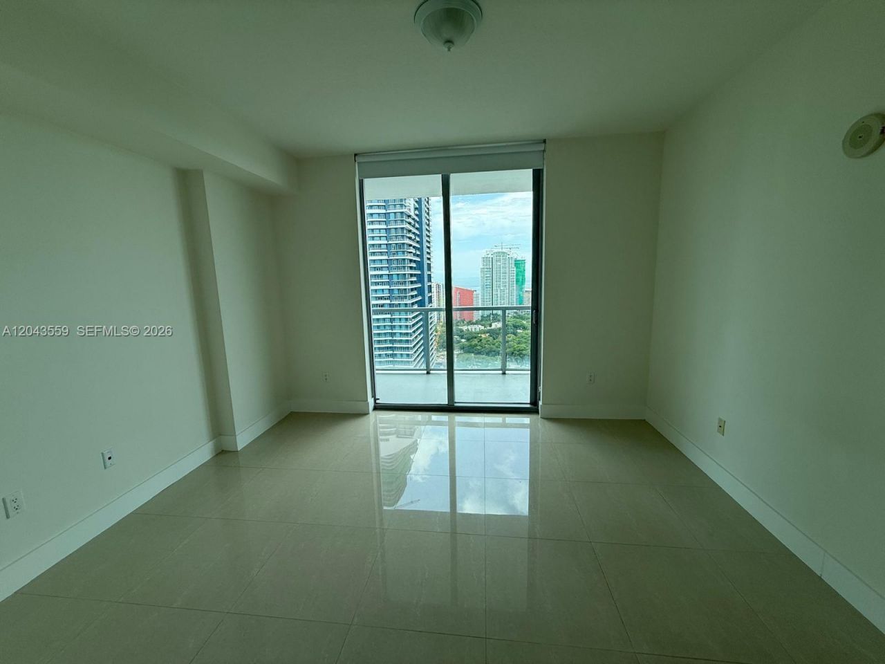 79 SW 12th St, Unit 3702-S, Miami, FL 33130 Photo