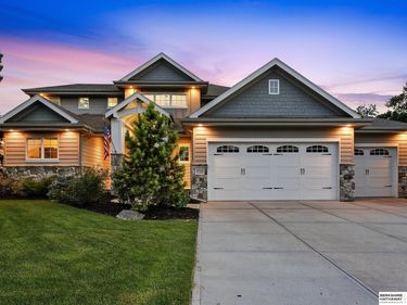5702 S 239th Street, Elkhorn, NE 68022